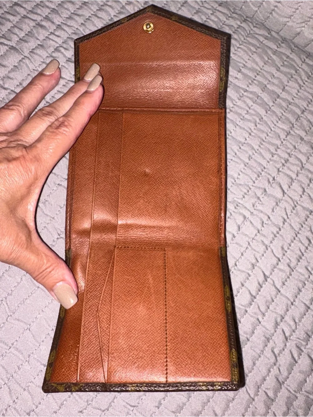 LV LOUIS VUITTON, DOUBLE-SIDED, MONOGRAM, WALLET, COMPACT WALLET BEAUTIFUL!